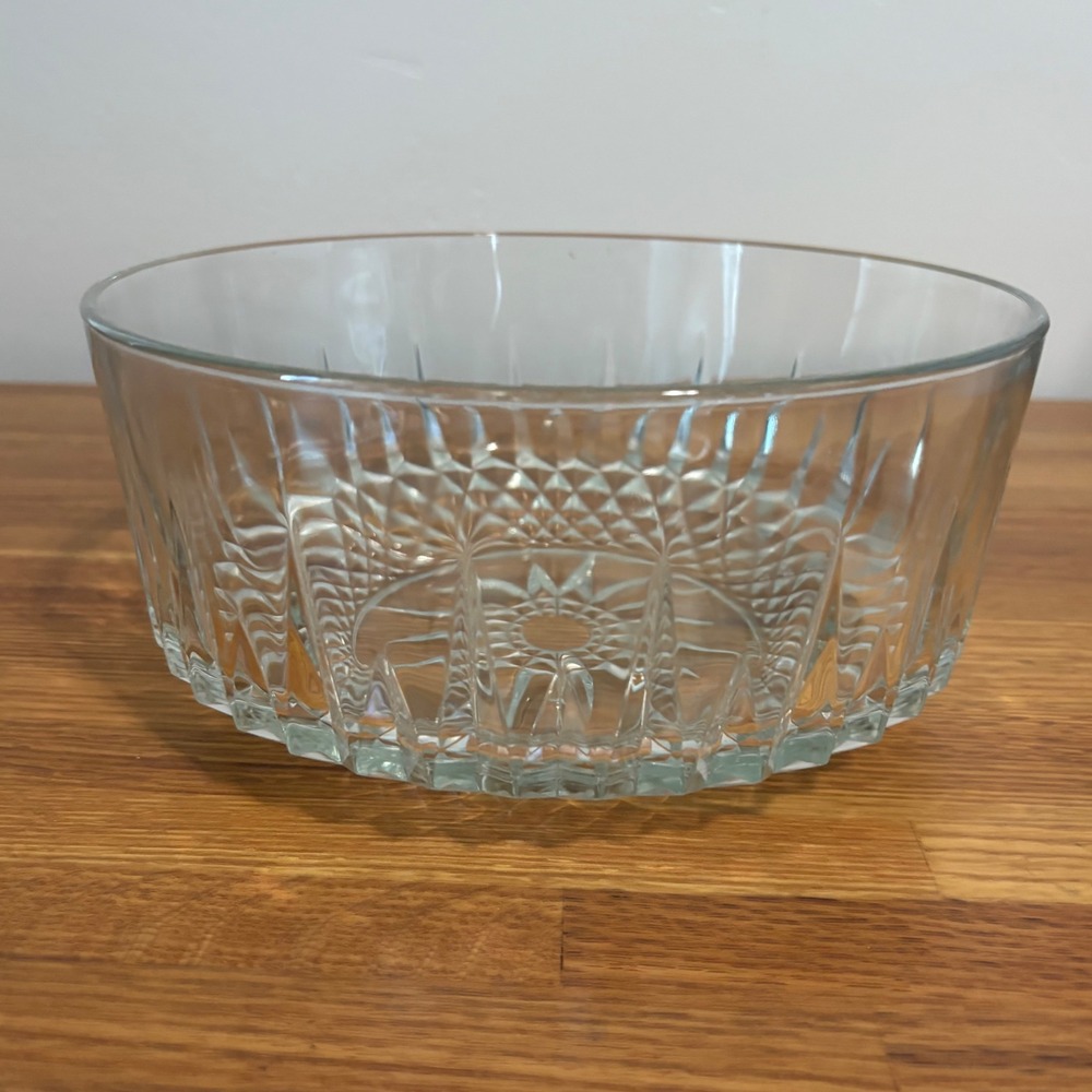 Arcoroc France Glass Serving Bowl Diamond Cut Starburst Pattern Clear‎ 8 inch - Picture 7 of 9